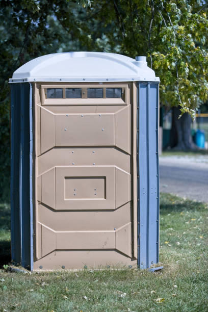 Best Portable bathroom rental  in Altoona, WI